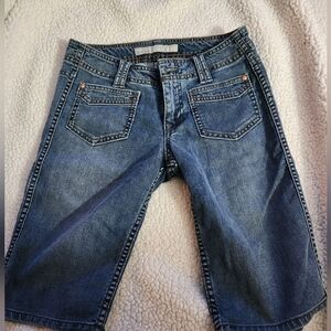 Old navy size 0 mid rise capris